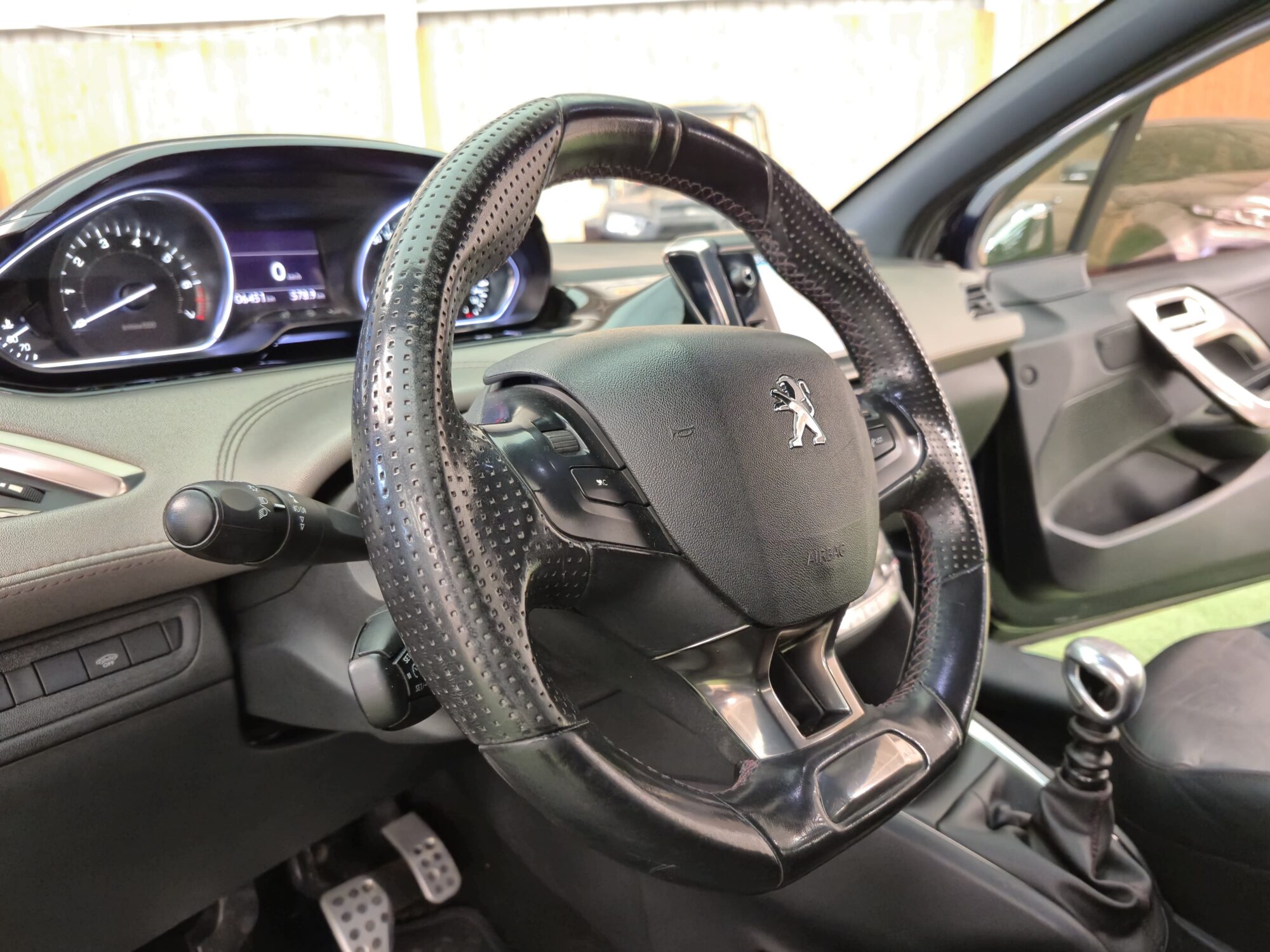 Peugeot 208 1.6 XY 2014 - Imagen 11