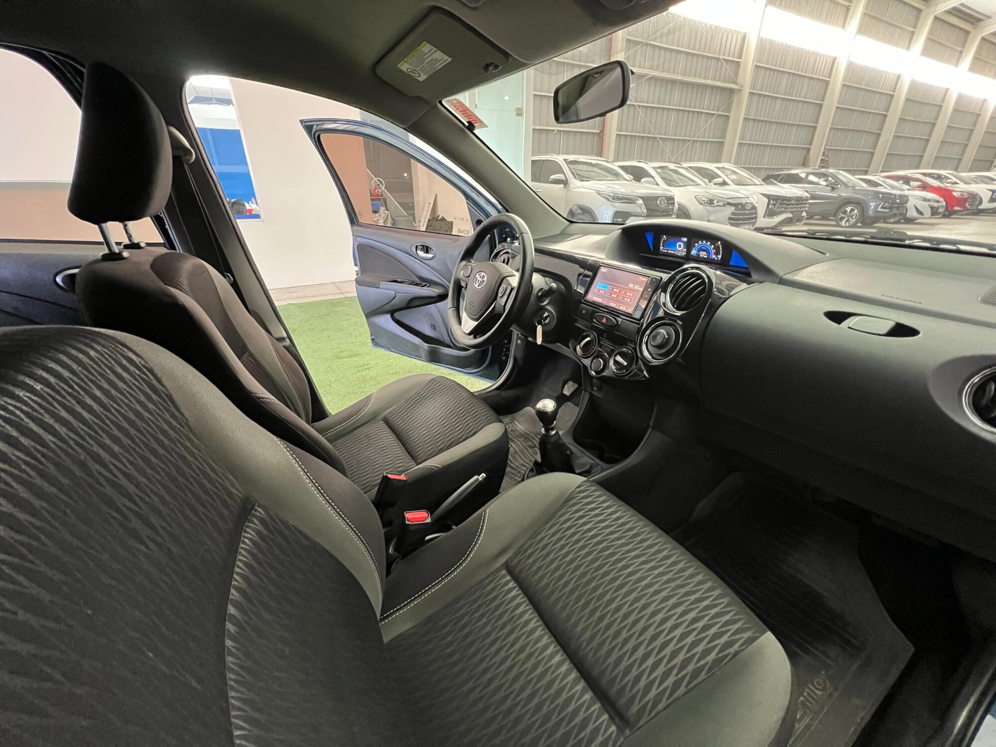Toyota Etios Xls 1.5 6M/T 5P 2016 - Imagen 14