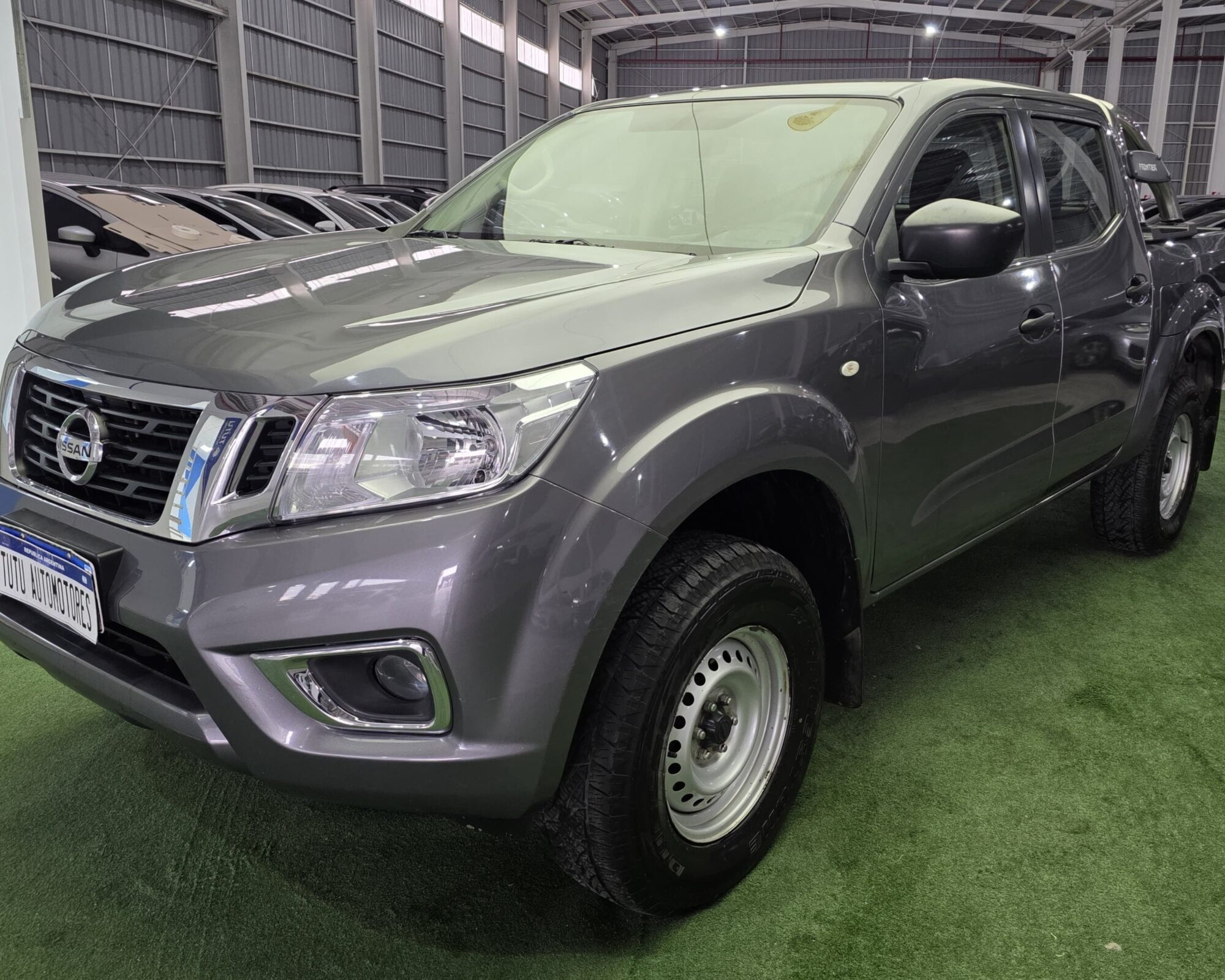 Nissan NP300 Frontier Se 4X2 Mt Diesel 2017