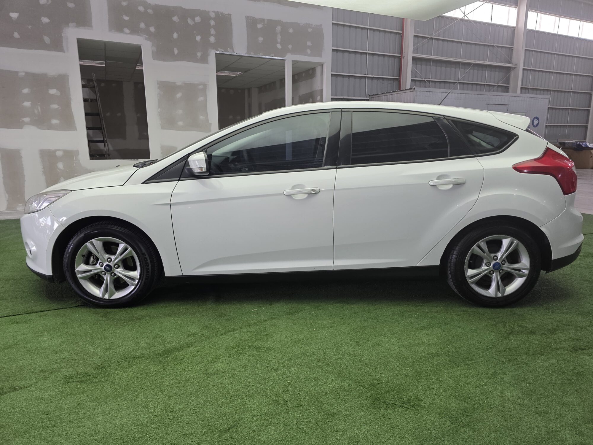Ford Focus 1.6N S MT 5P 2015 - Imagen 3