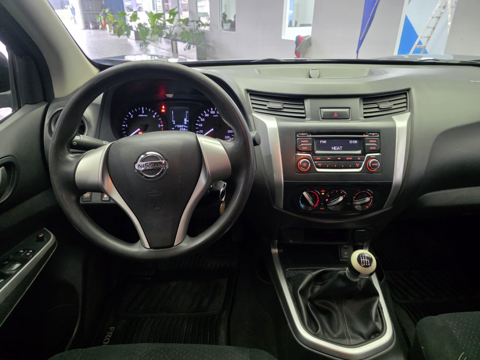 Nissan NP300 Frontier Se 4X2 Mt Diesel 2017 - Imagen 10