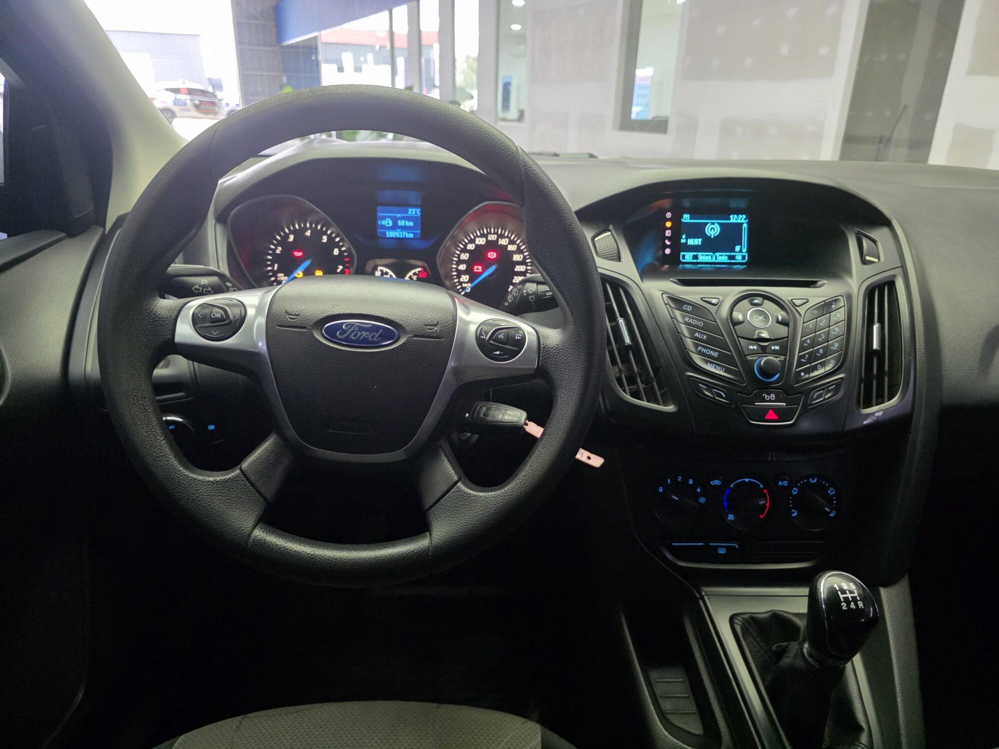 Ford Focus 1.6N S MT 5P 2015 - Imagen 11