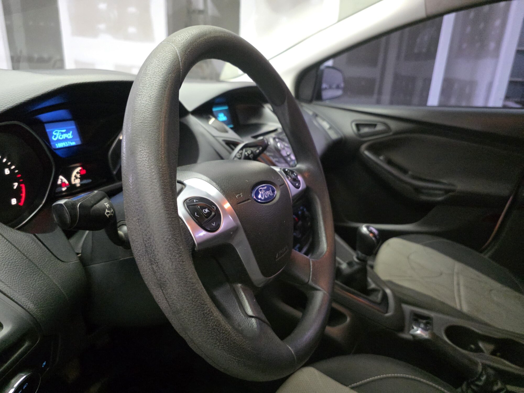 Ford Focus 1.6N S MT 5P 2015 - Imagen 14