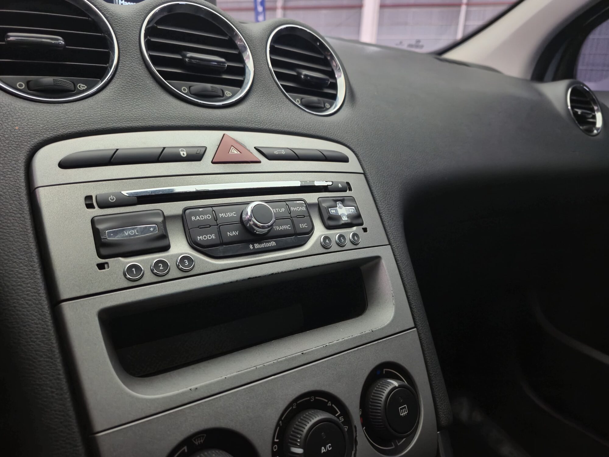 Peugeot 308 Allure1.6 NAV 2015 - Imagen 16