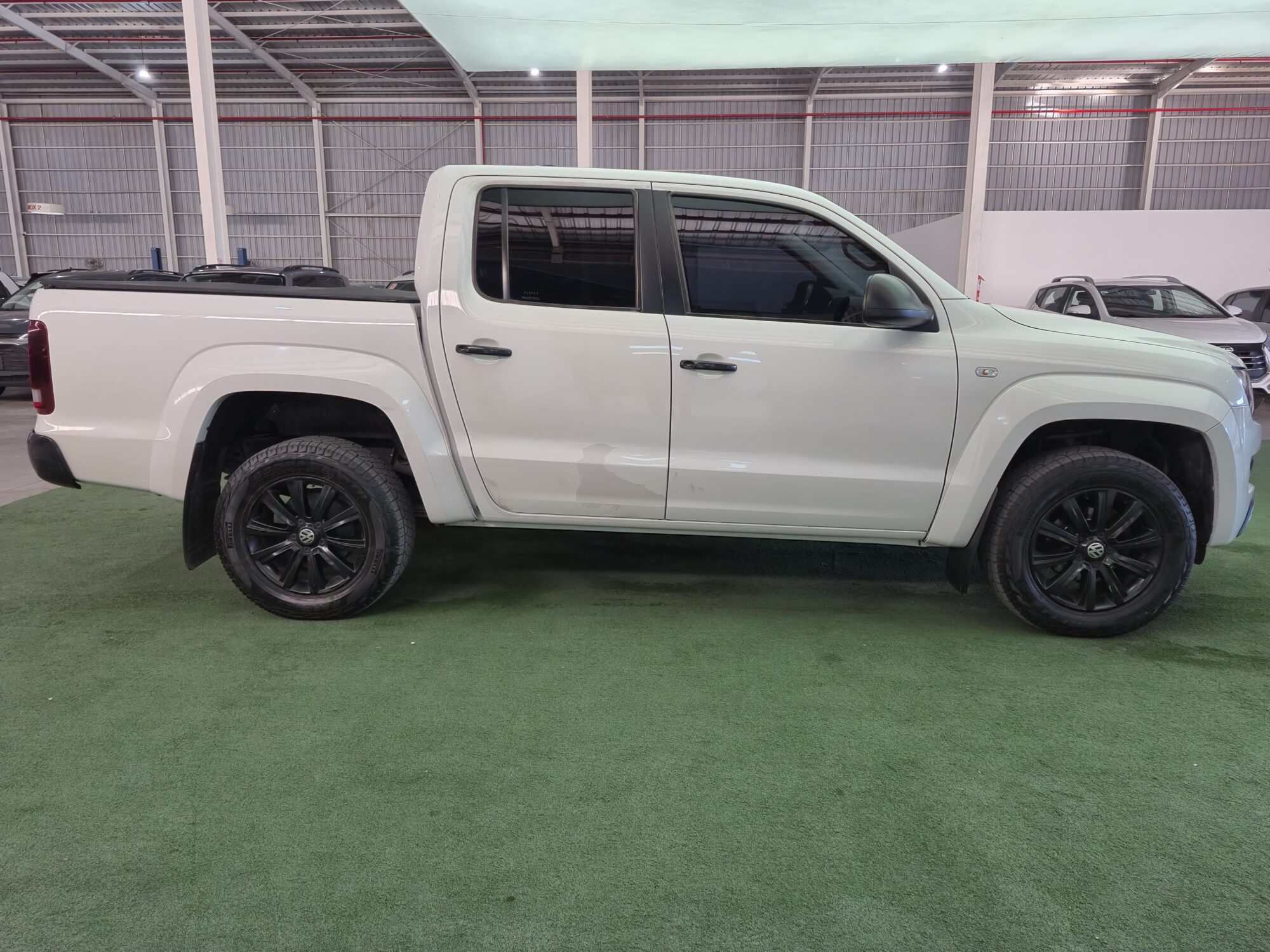 Volkswagen Amarok 2.0L Tdi 180 CV 4X2 Dark Label At 2015 - Imagen 4