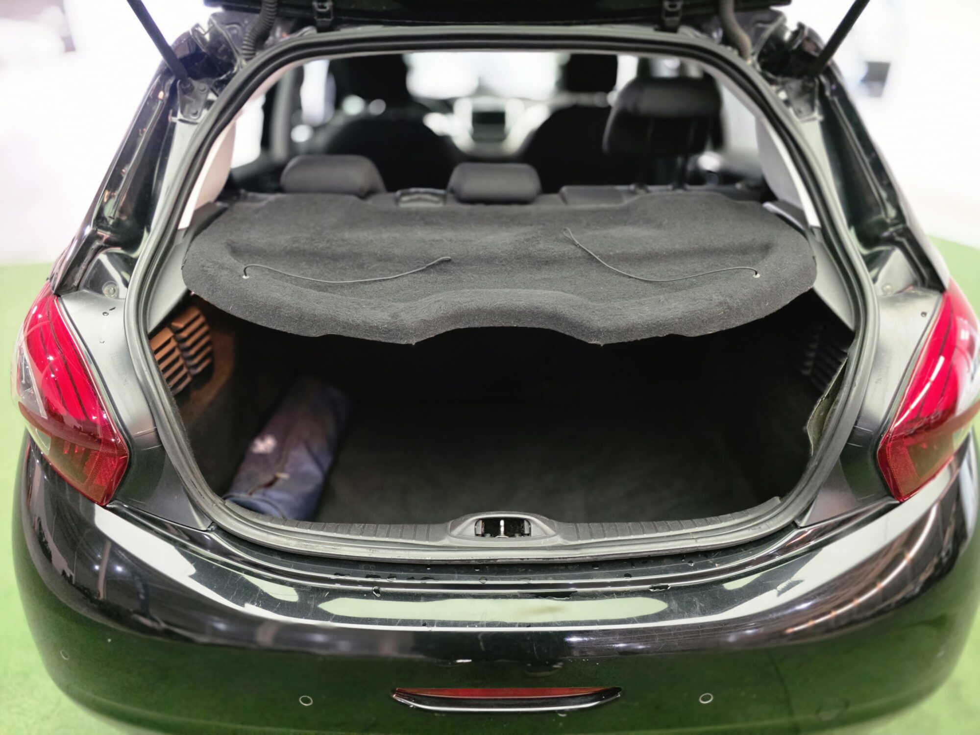 Peugeot 208 Allure1.6 5P MT 2018 - Imagen 8