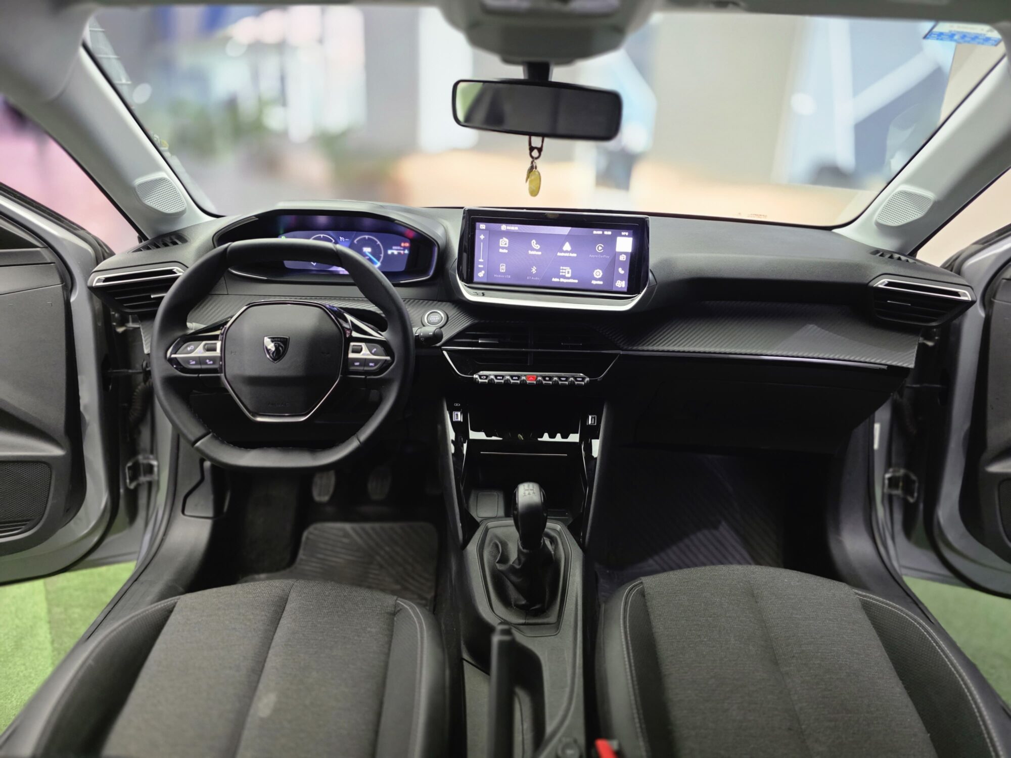 Peugeot 208 1.6 Allure Pack 2024 - Imagen 12