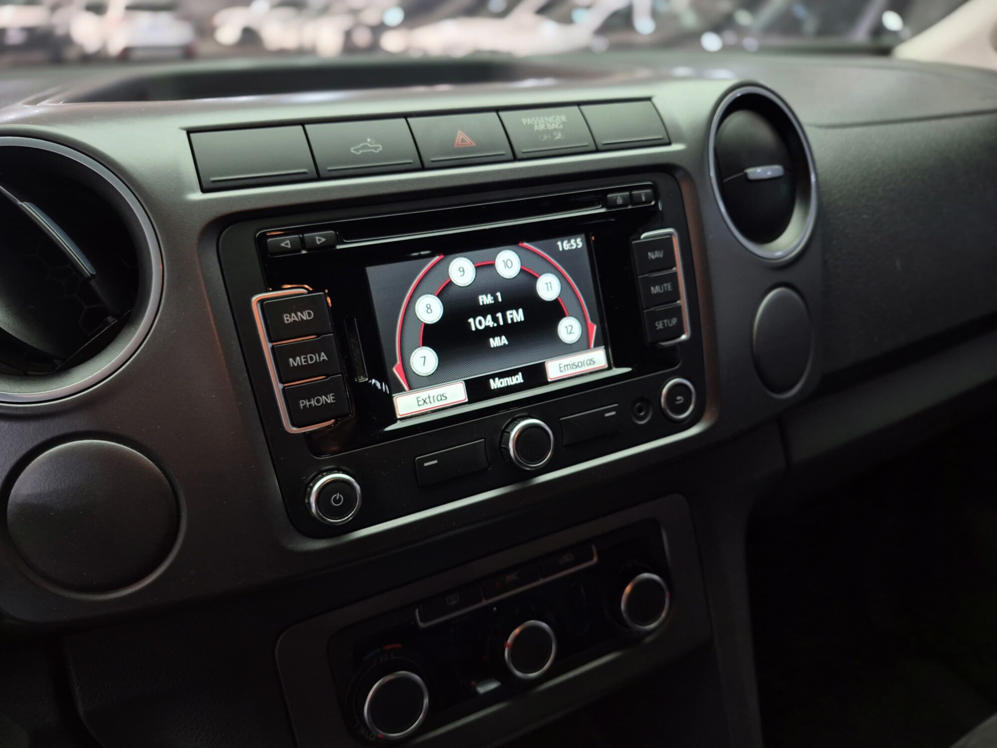 Volkswagen Amarok 2.0L Tdi 180 CV 4X2 Dark Label At 2015 - Imagen 6