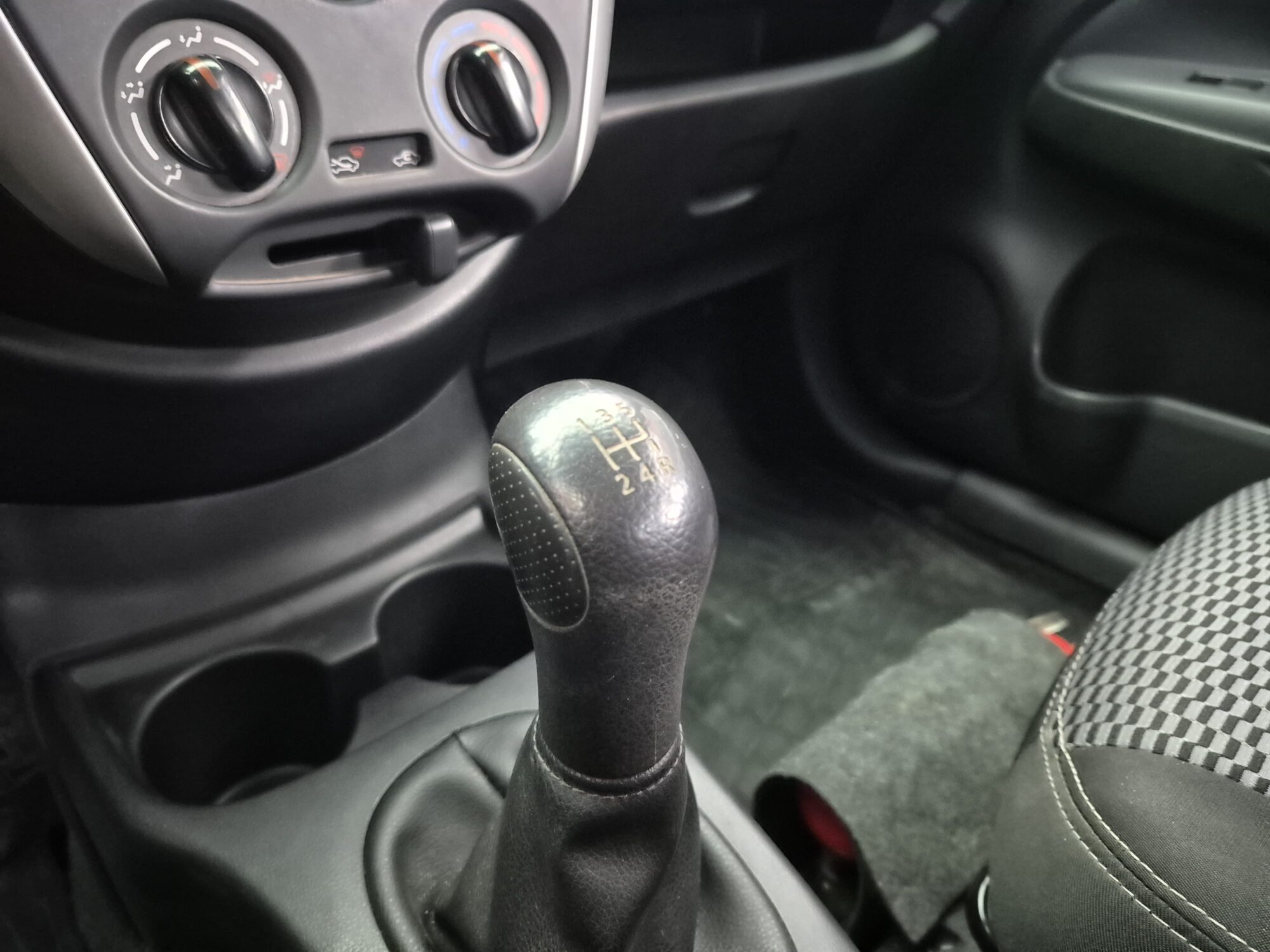 Nissan Versa Sense Mt Pure Drive F2 2018 - Imagen 16