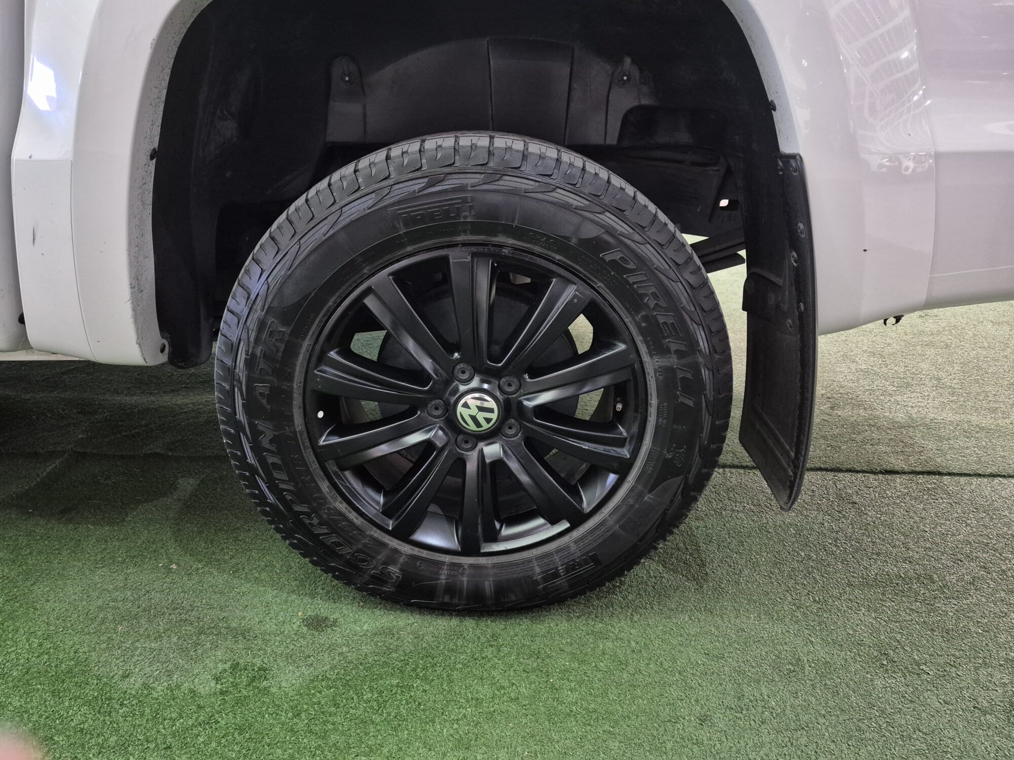 Volkswagen Amarok 2.0L Tdi 180 CV 4X2 Dark Label At 2015 - Imagen 13
