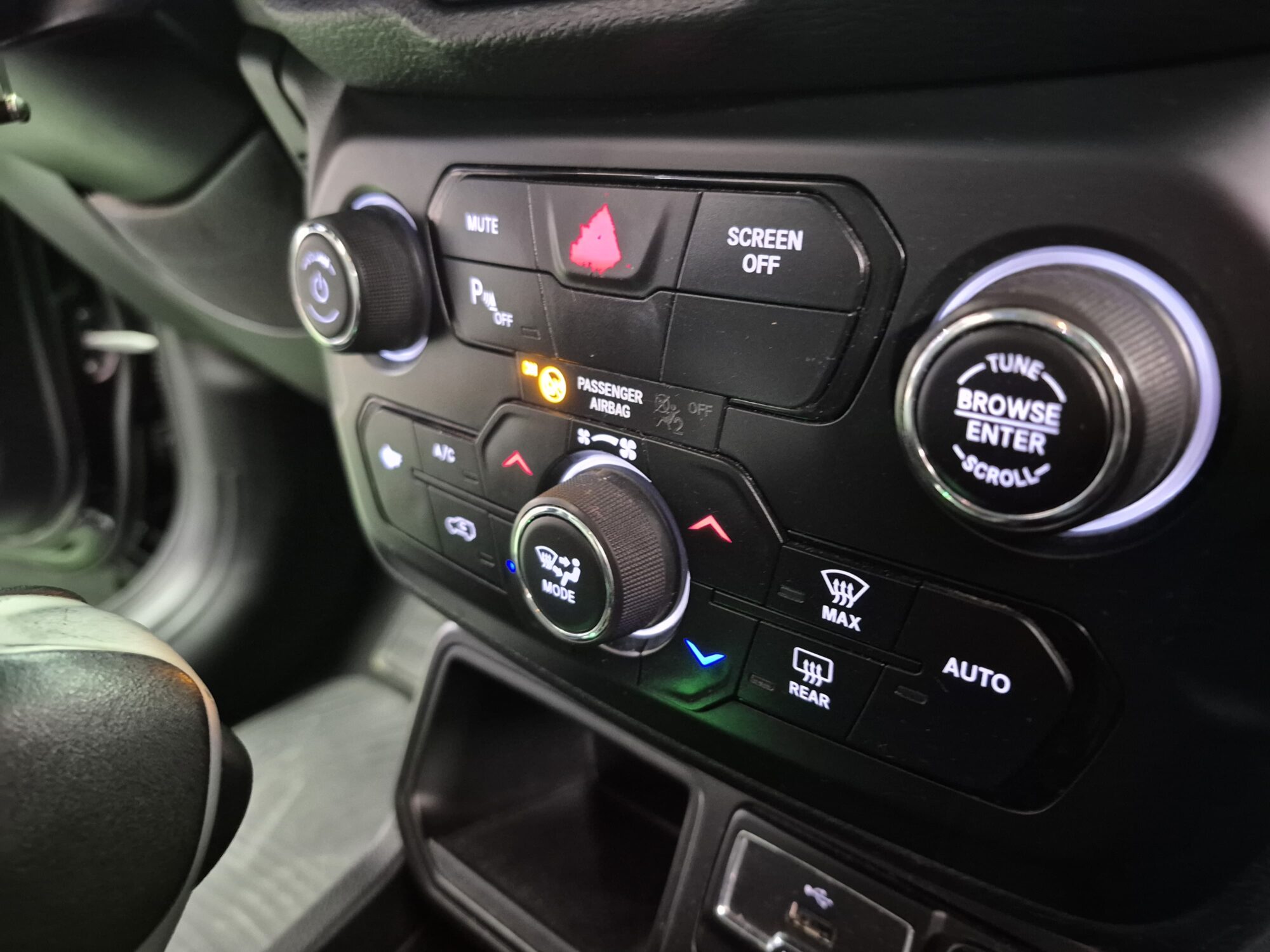 Jeep Renegade Sport 1.8 AT6 2019 - Imagen 17