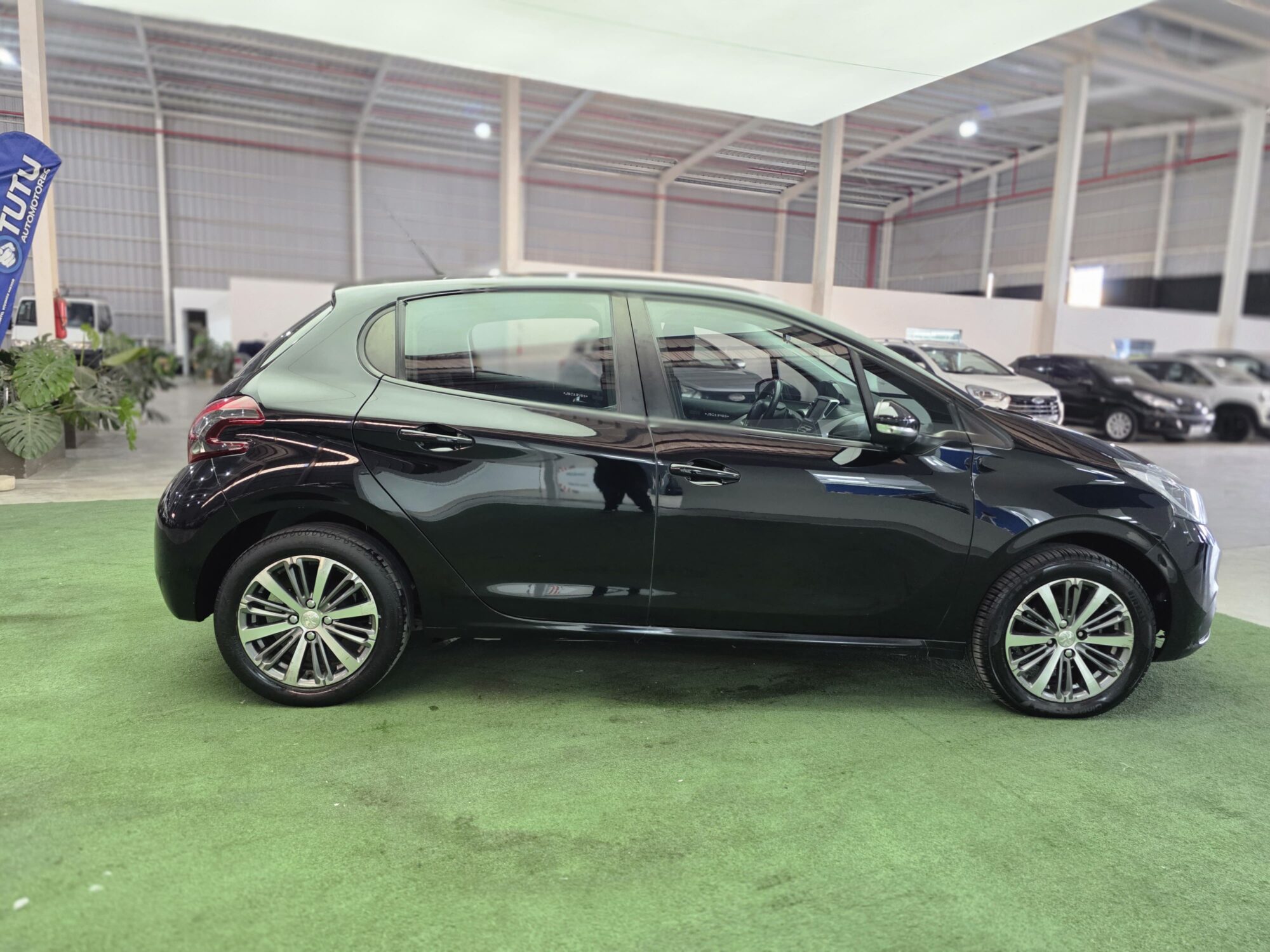 Peugeot 208 Allure1.6 5P MT 2018 - Imagen 3
