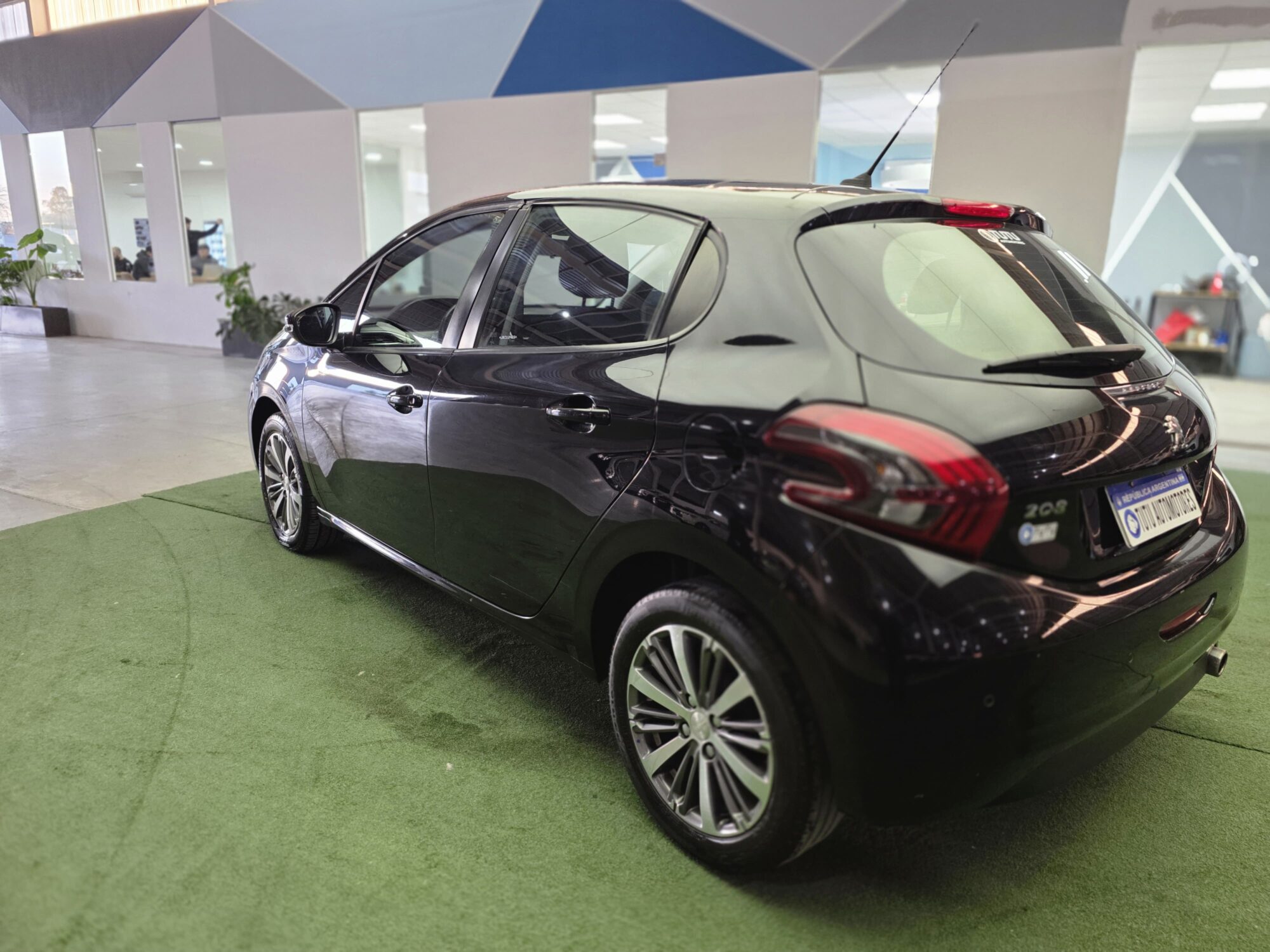 Peugeot 208 Allure1.6 5P MT 2018 - Imagen 5