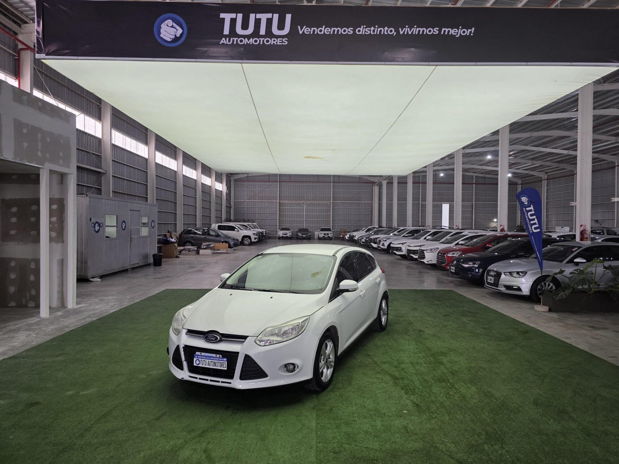 Ford Focus  1.6N S MT 5P 2015 - Imagen 2