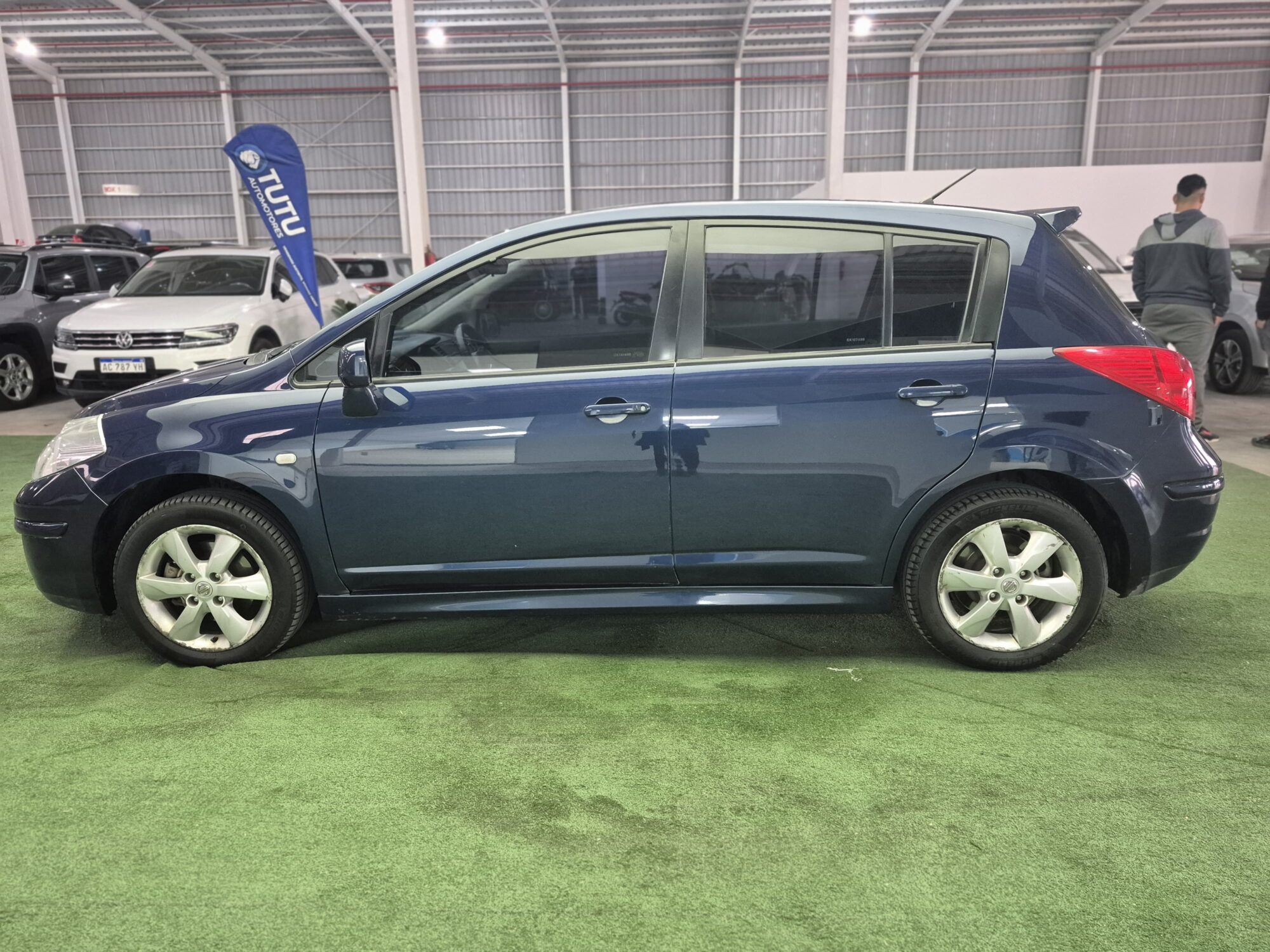 Nissan Tiida1.8 6Mt Tekna 2014 - Imagen 4