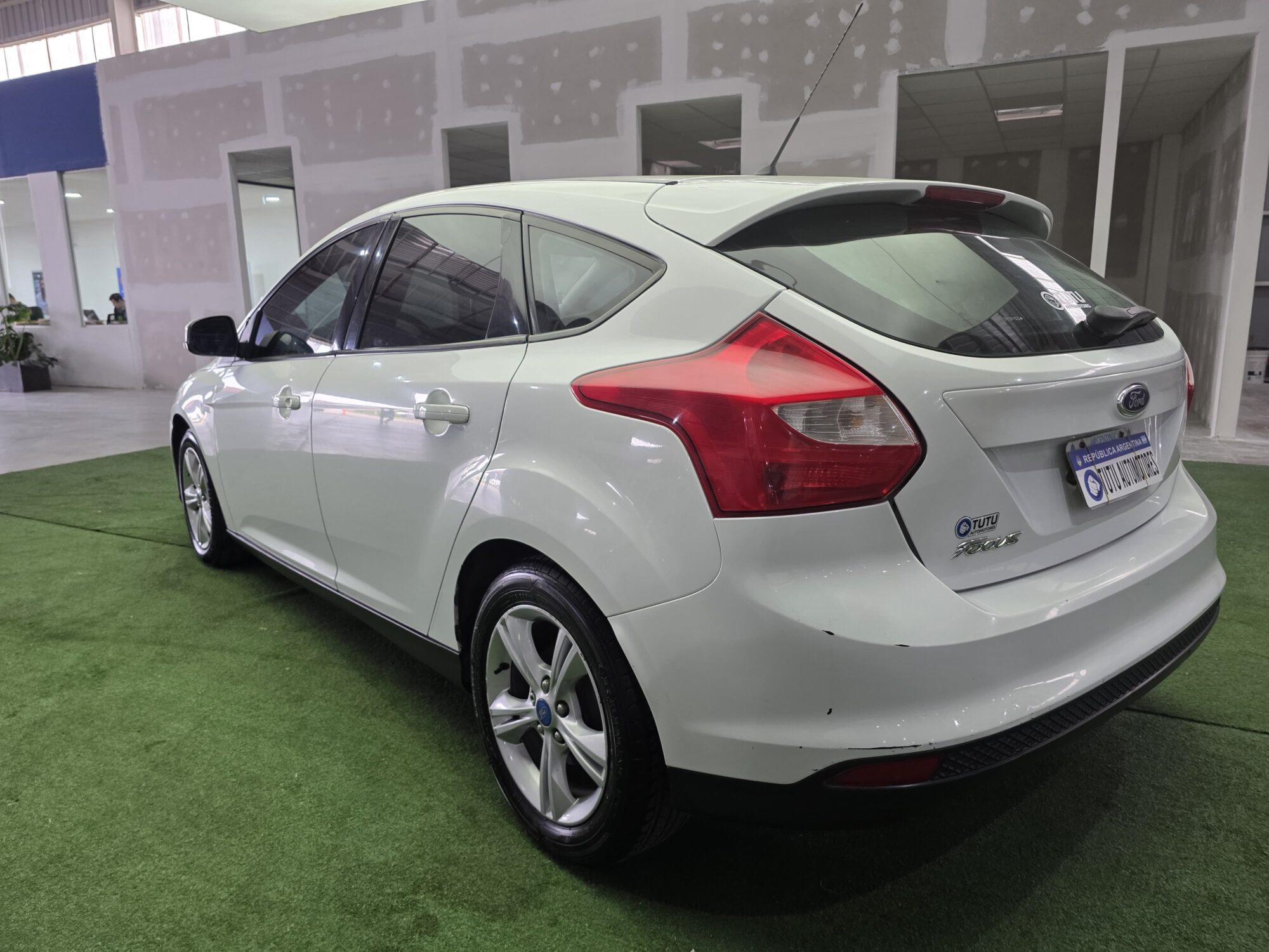 Ford Focus  1.6N S MT 5P 2015 - Imagen 9
