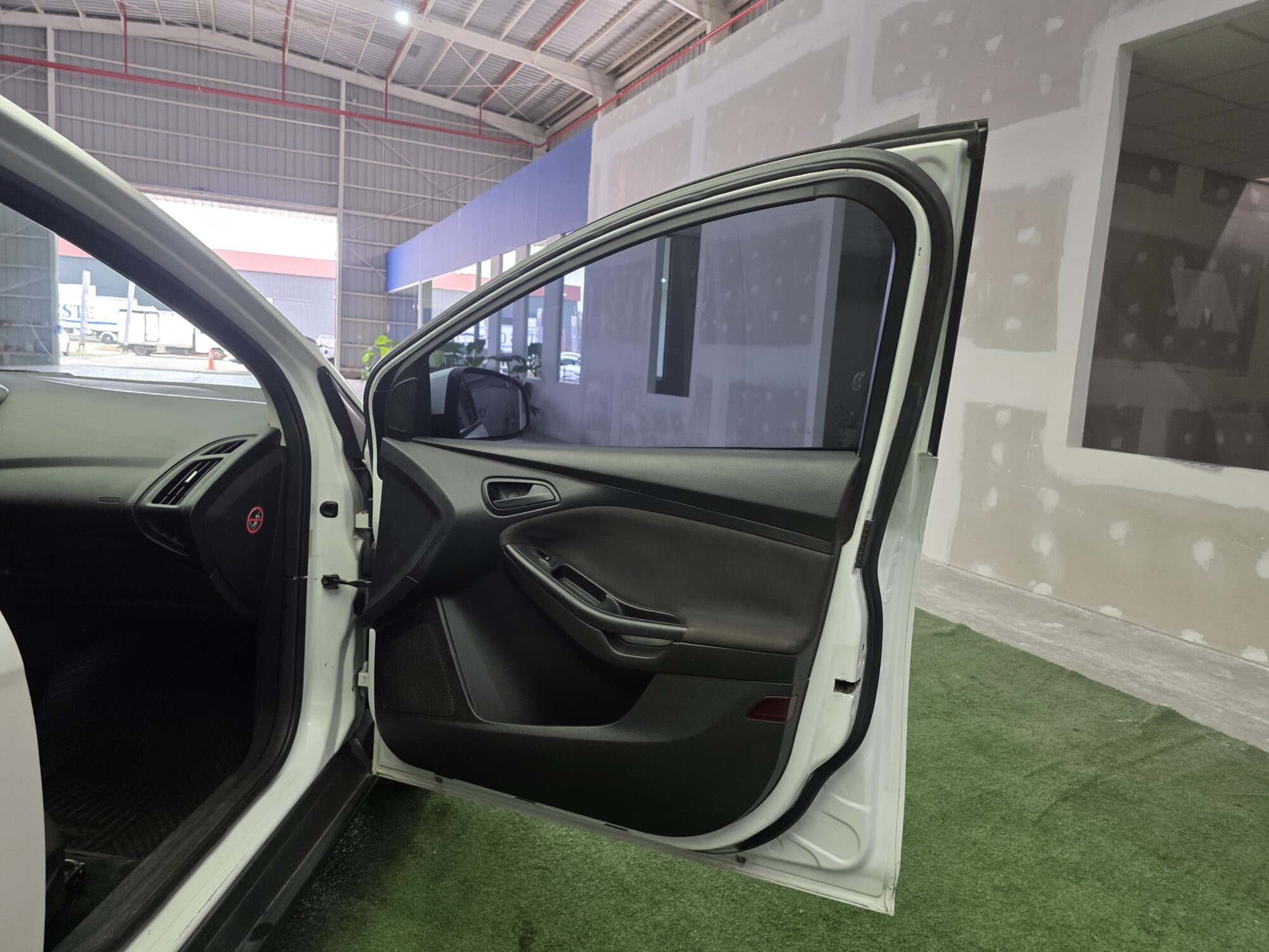 Ford Focus  1.6N S MT 5P 2015 - Imagen 25