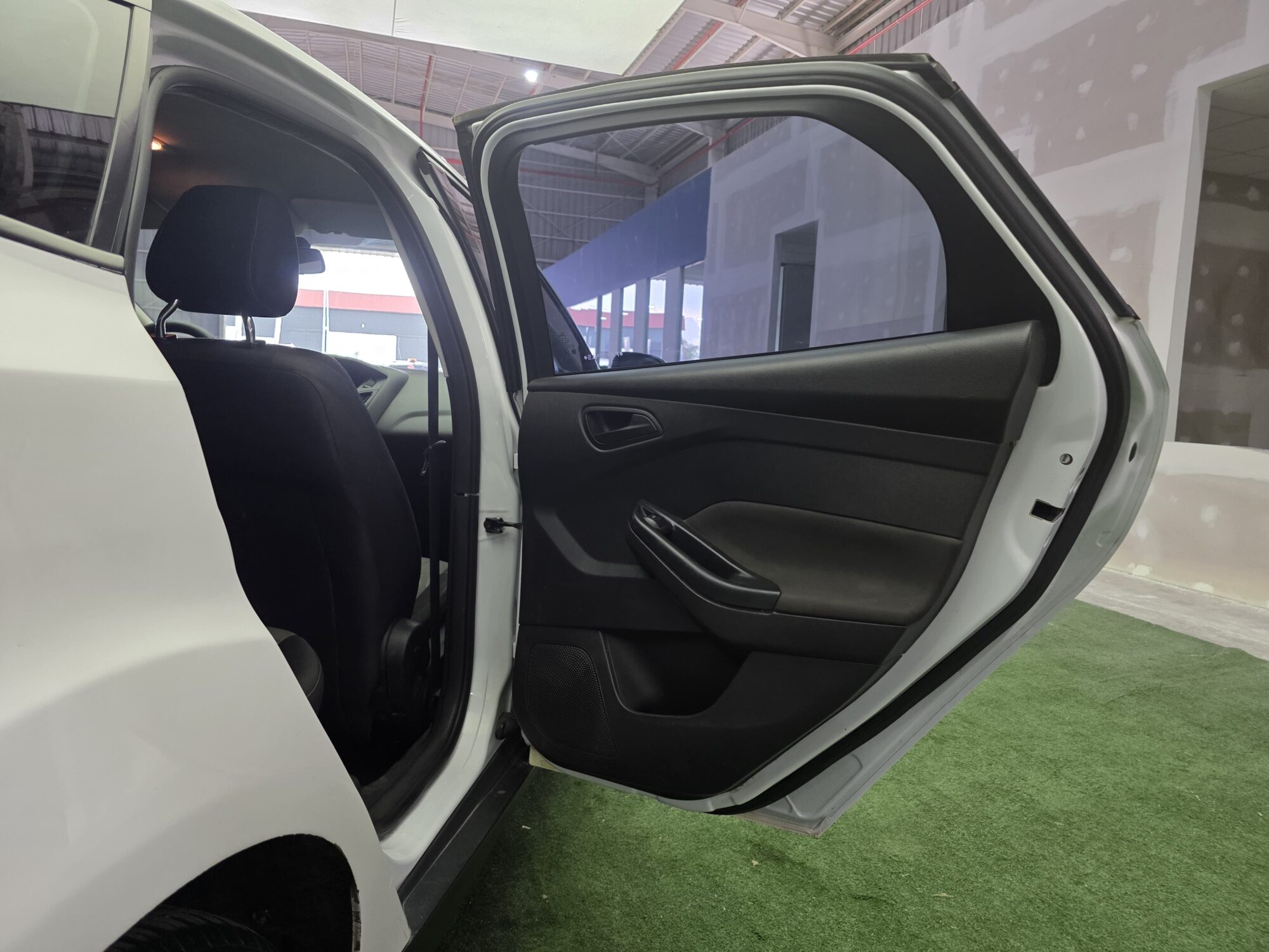 Ford Focus  1.6N S MT 5P 2015 - Imagen 26