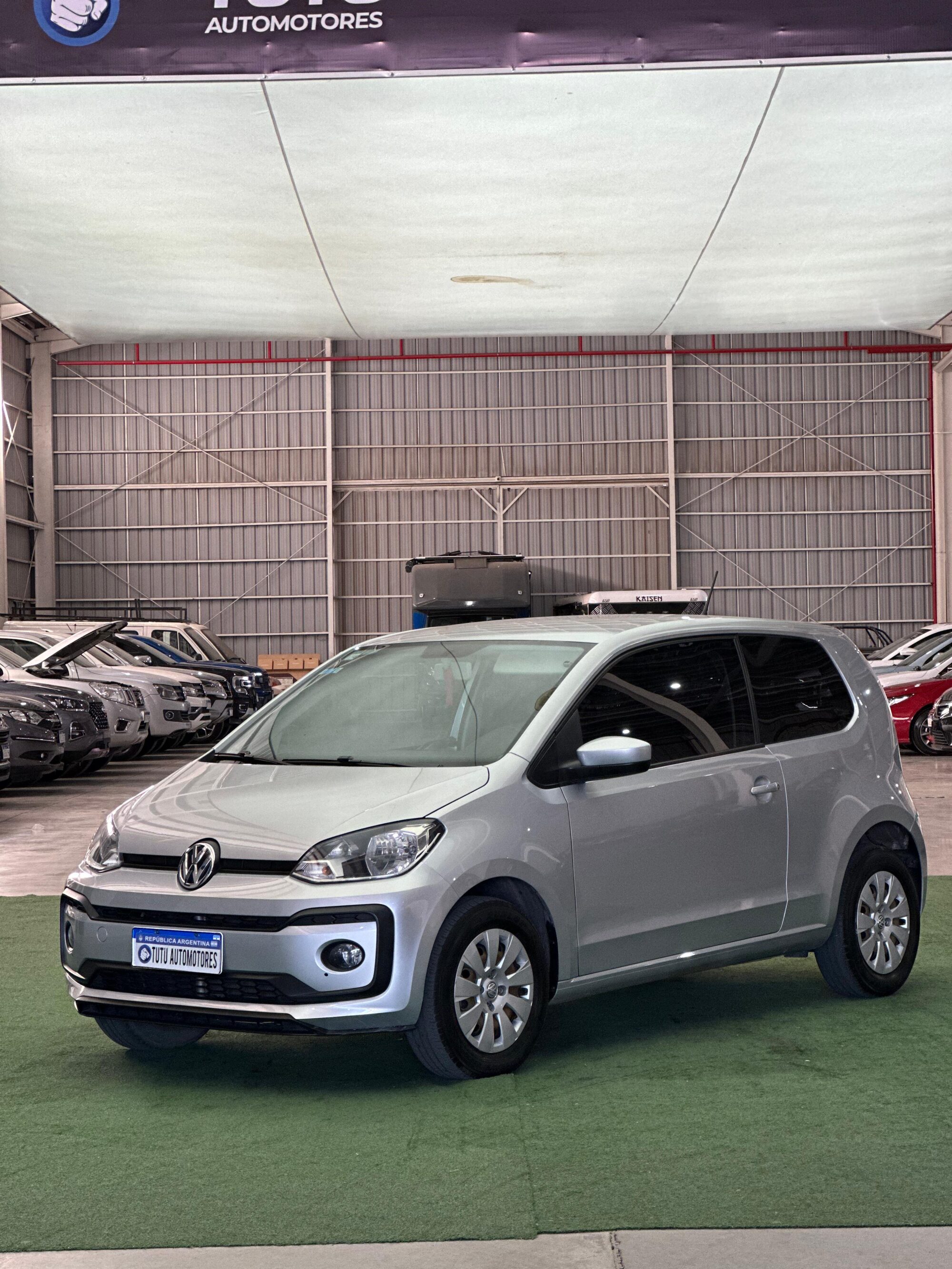 Volkswagen Up Move 3 p 2017 - Imagen 2