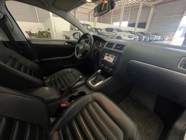 Volkswagen Vento SPORTLINE 2.0T BIXENON DSG   2014 - Image 9