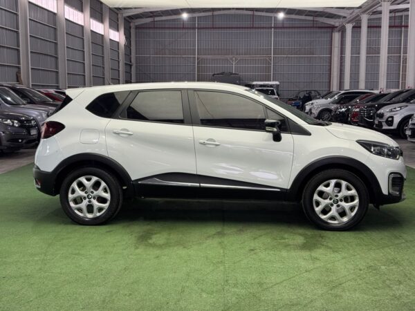 Renault Captur Zen 2.0 2019 - Image 4