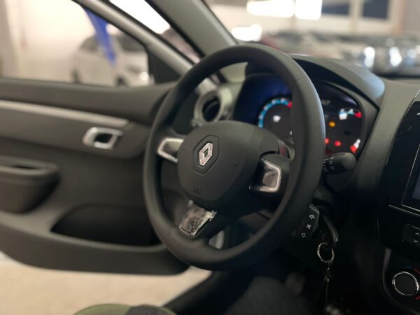 Renault  Kwid Iconic Outsider 1.0 2025 - Image 15