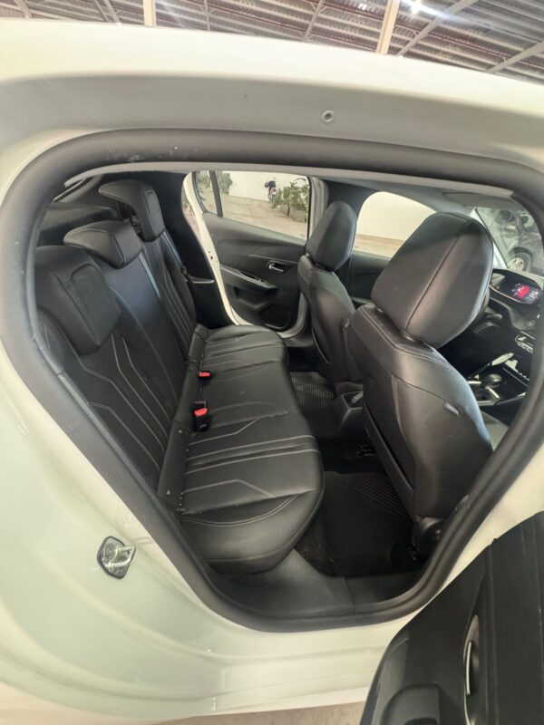 Peugeot  208 Feline AT 2024 - Image 16