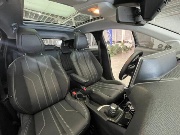 Peugeot 208 Feline AT 1.6L AM23 2022 - Image 29