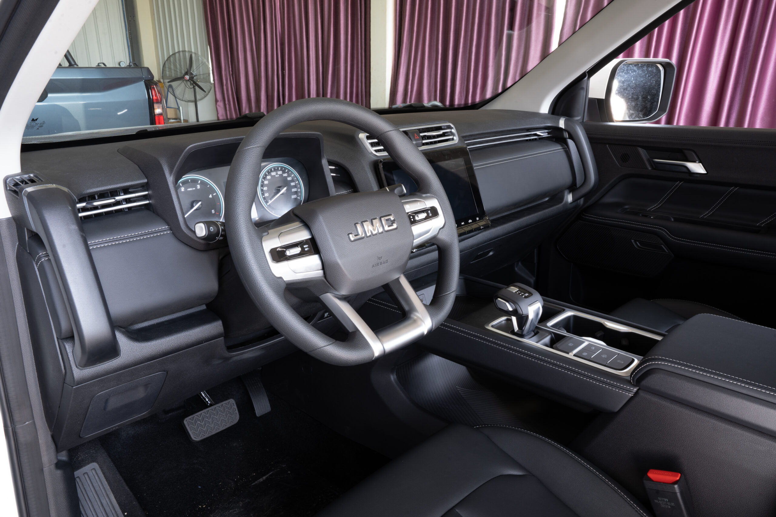 内饰 (4) 内饰 (4)