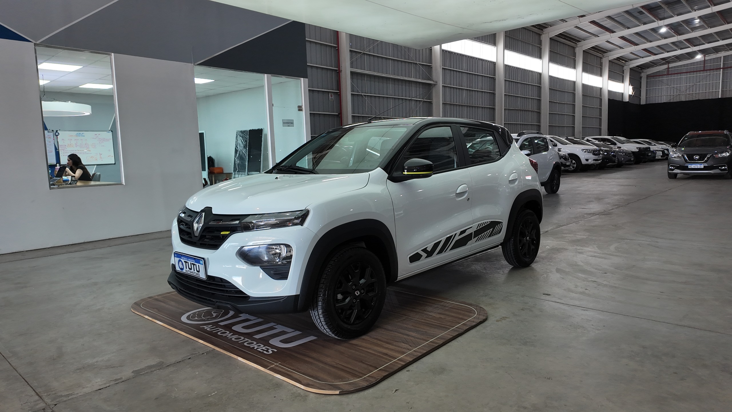 IMG-20251121-WA0015 RENAULT KWID ICONIC BITONO 1.0 2025 - Image 1