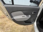 RENAULT LOGAN PRIVILEGE 1.6N 16V MT - Image 13