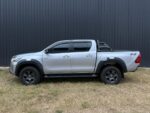 TOYOTA HILUX 2.8 CD SR 204CV 4X4 AT 2025 - Image 9