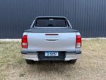 TOYOTA HILUX 2.8 CD SR 204CV 4X4 AT 2025 - Image 5